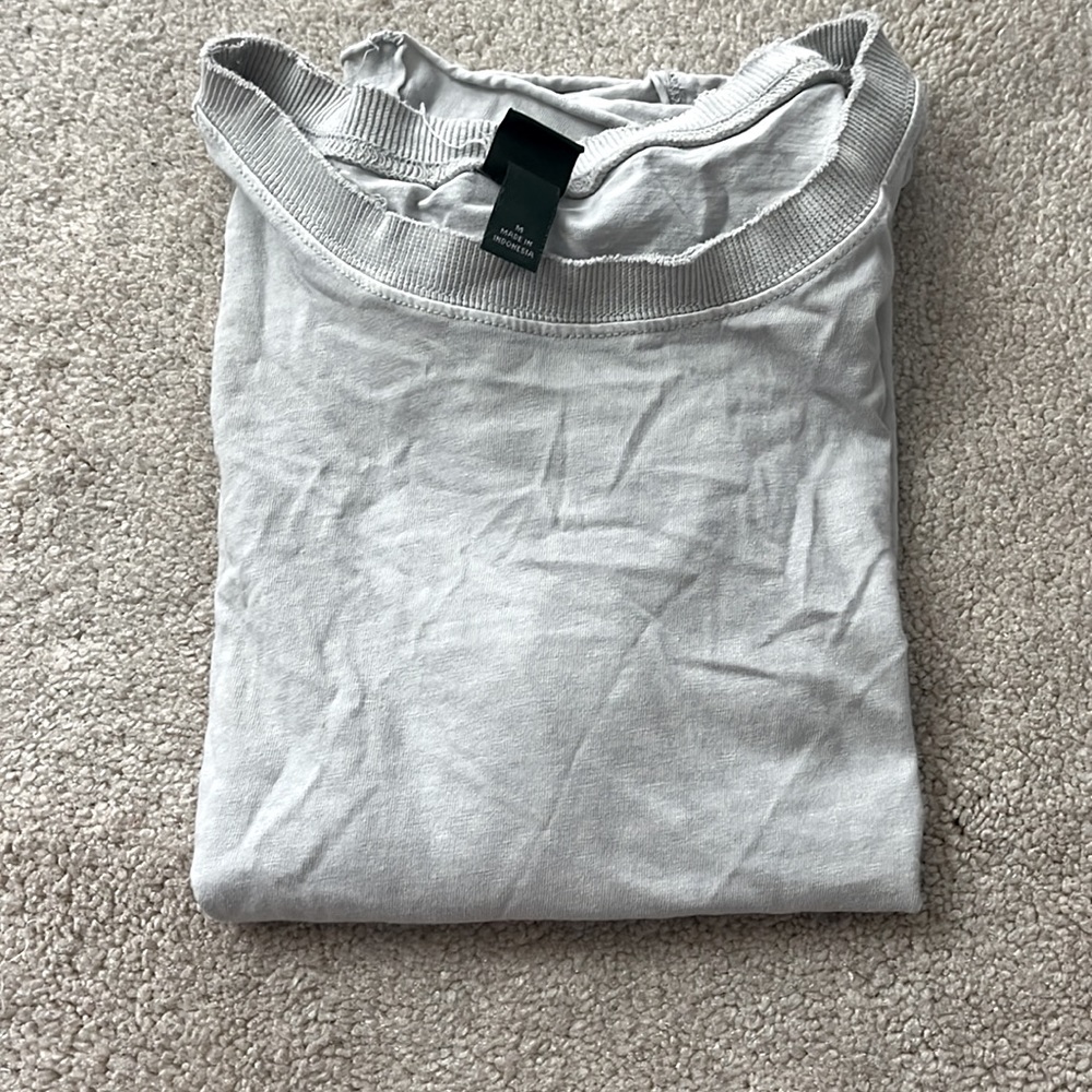 Gray/Grey cropped shirt